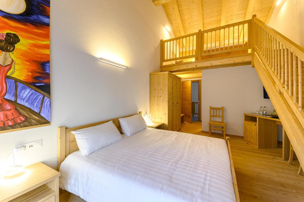 Hotel Centrale, Typically Swiss Poschiavo Eksteriør bilde