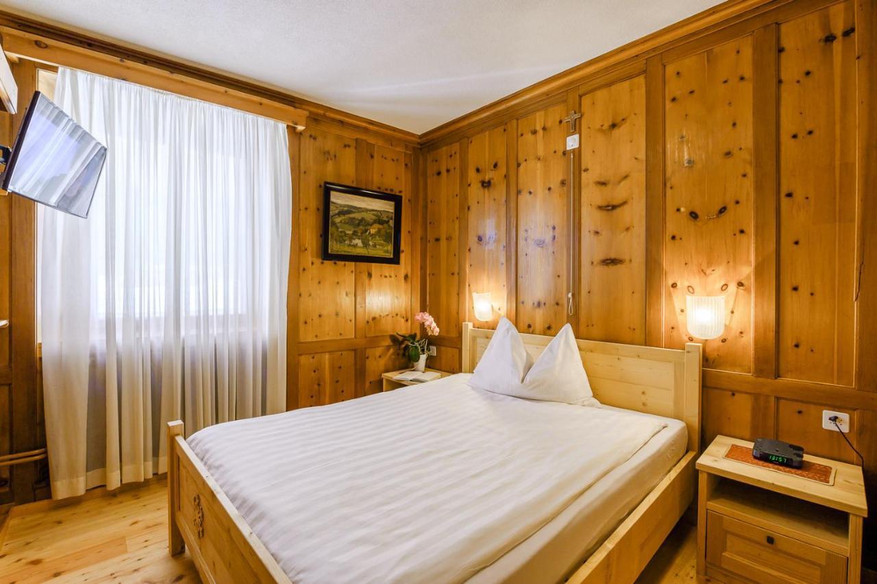 Hotel Centrale, Typically Swiss Poschiavo Eksteriør bilde