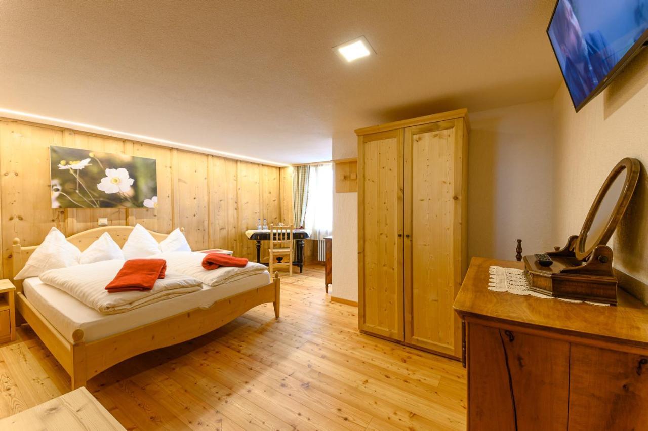 Hotel Centrale, Typically Swiss Poschiavo Eksteriør bilde