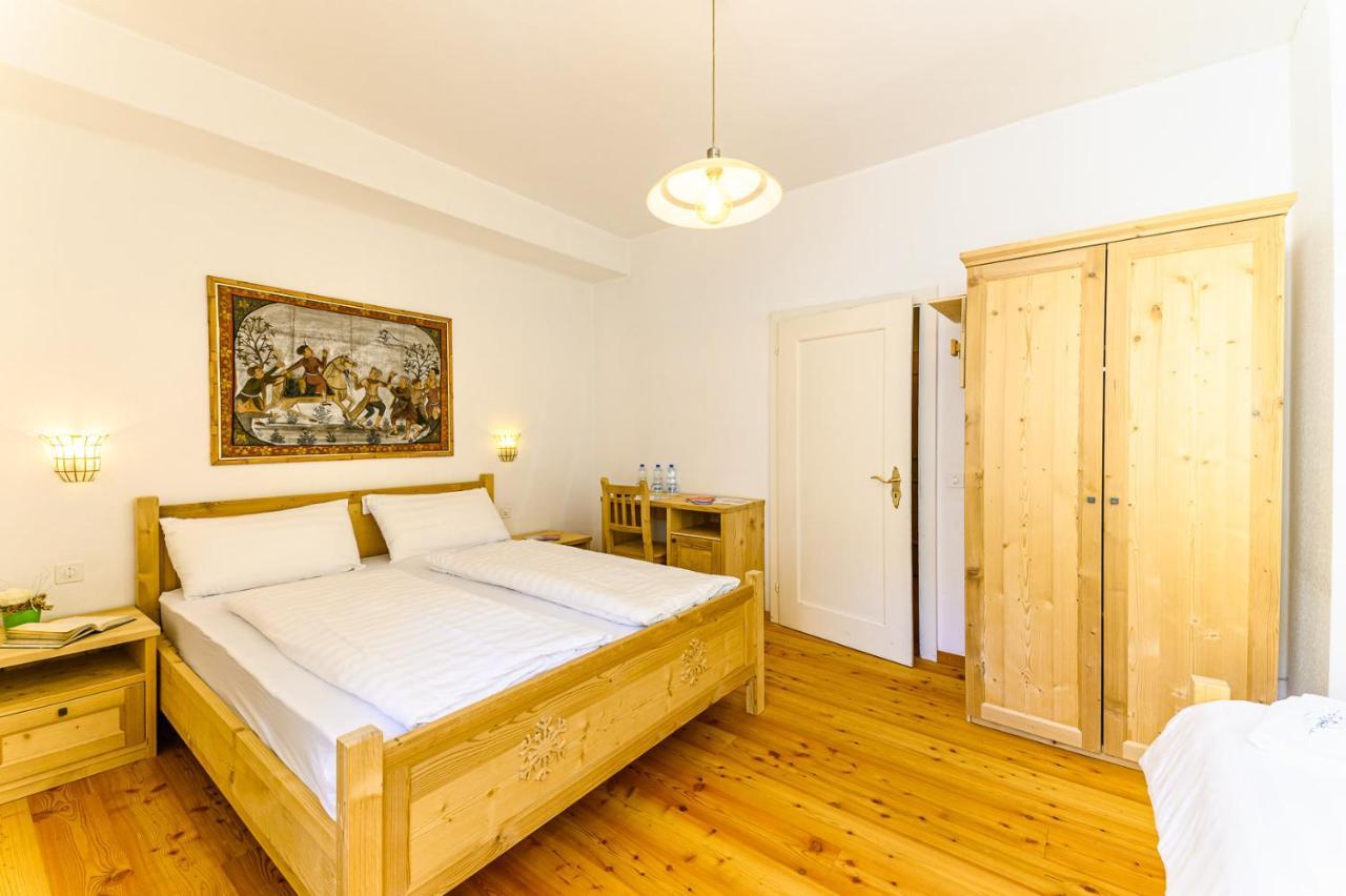 Hotel Centrale, Typically Swiss Poschiavo Eksteriør bilde