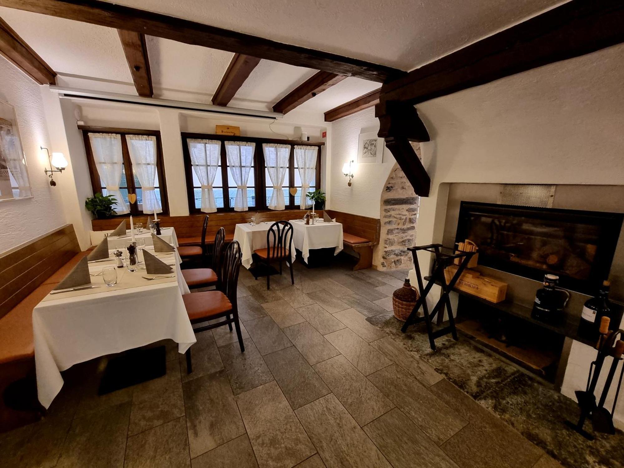 Hotel Centrale, Typically Swiss Poschiavo Eksteriør bilde