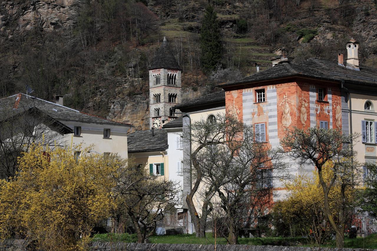 Hotel Centrale, Typically Swiss Poschiavo Eksteriør bilde