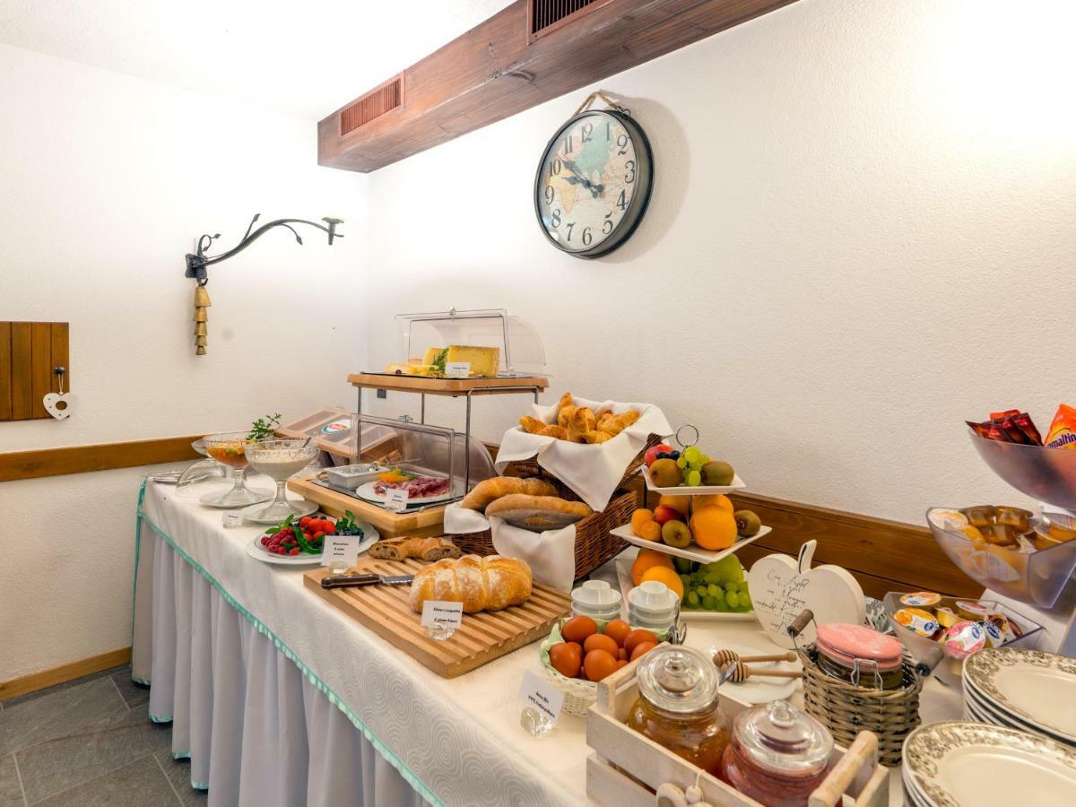 Hotel Centrale, Typically Swiss Poschiavo Eksteriør bilde